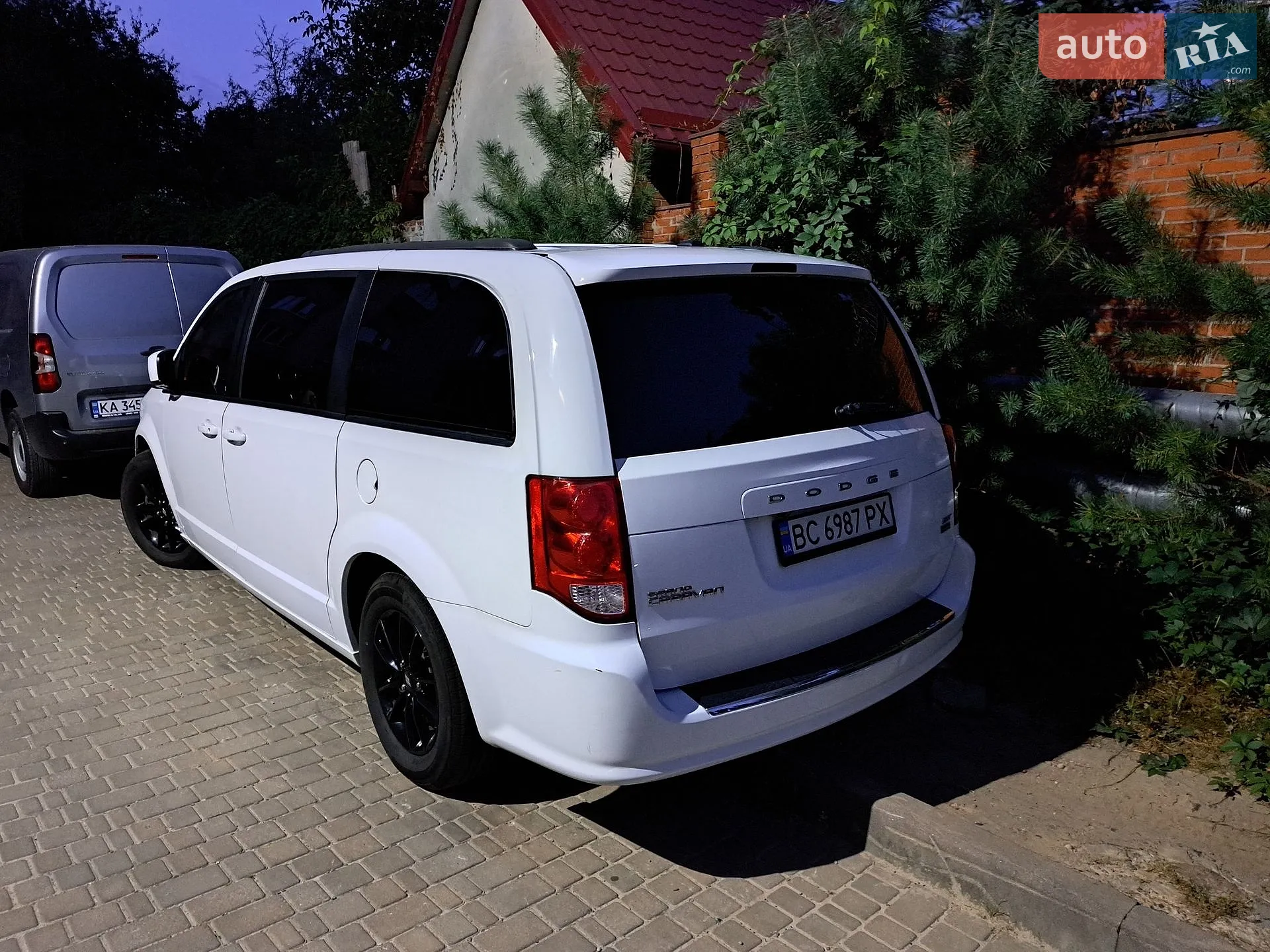 2019 Dodge Caravan - мініатюра 3