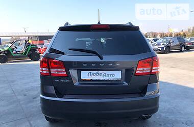 Позашляховик / Кросовер Dodge Journey 2017 в 