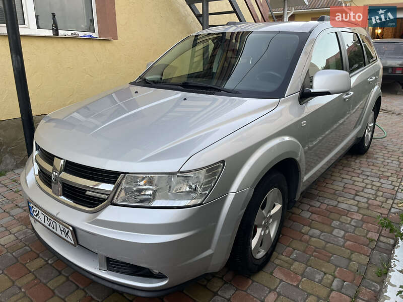 Позашляховик / Кросовер Dodge Journey 2010 в Рівному