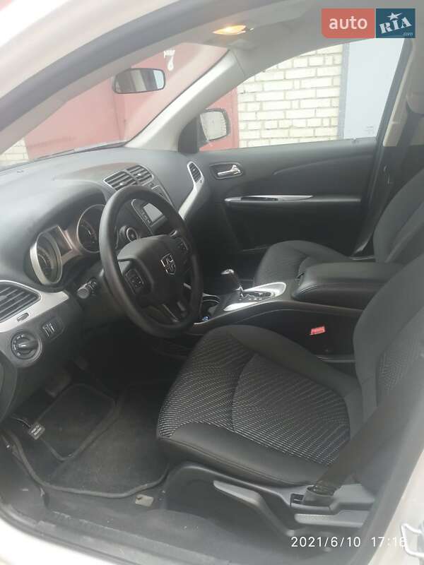 Позашляховик / Кросовер Dodge Journey 2015 в Львові