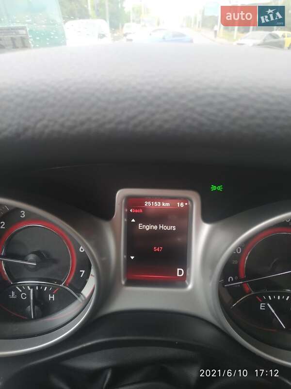 Позашляховик / Кросовер Dodge Journey 2015 в Львові