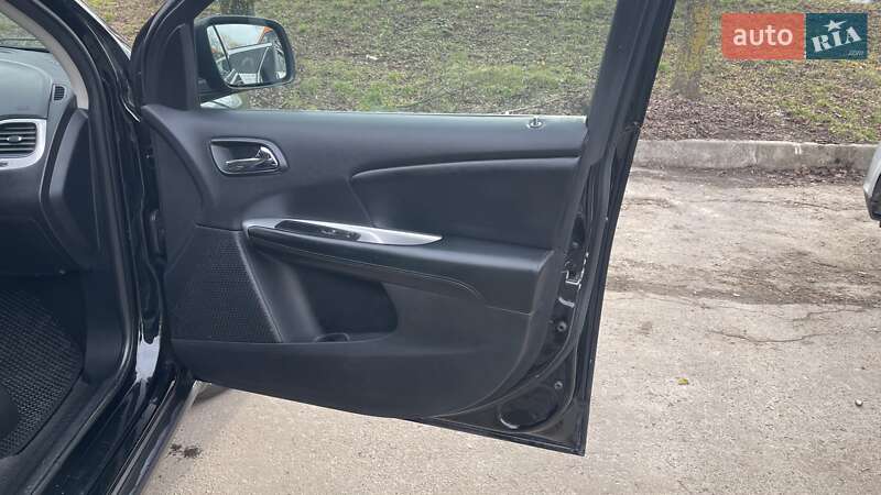 Позашляховик / Кросовер Dodge Journey 2015 в Рівному