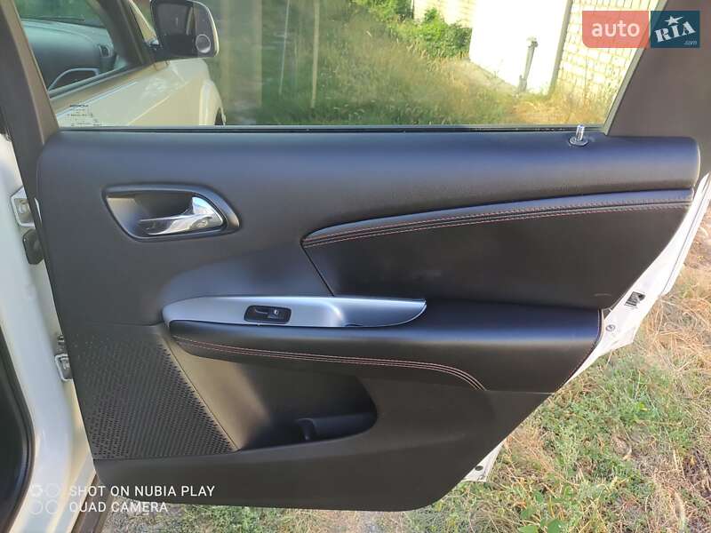 Внедорожник / Кроссовер Dodge Journey 2016 в Черкассах