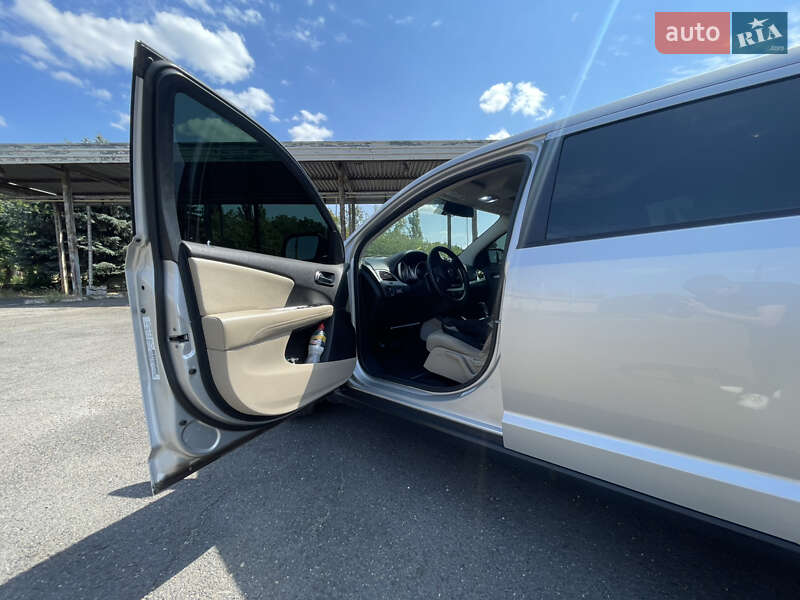 Внедорожник / Кроссовер Dodge Journey 2011 в Кривом Роге фото 22 Внедорожник / Кроссовер Dodge Journey 2011 в Кривом Роге