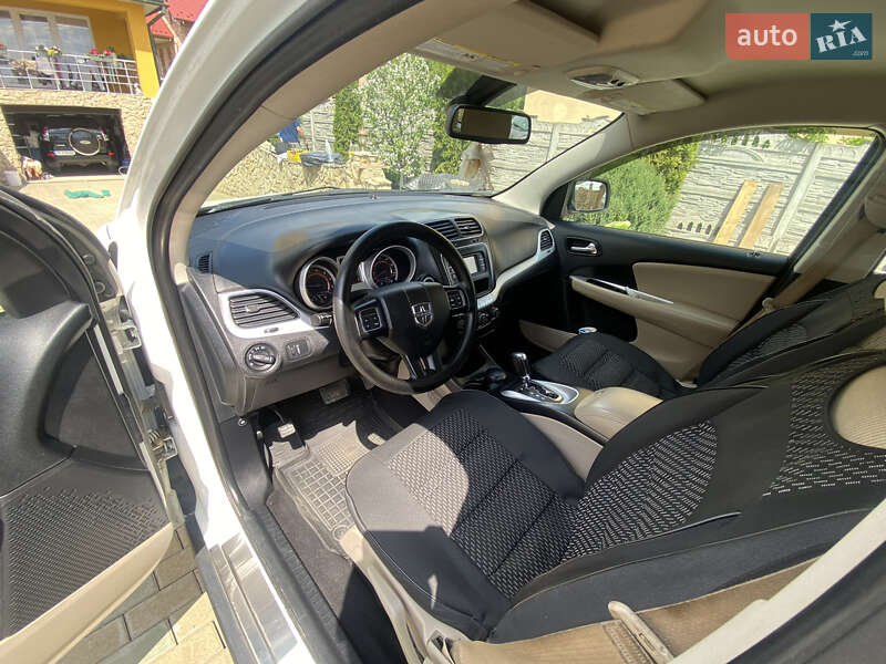 Позашляховик / Кросовер Dodge Journey 2015 в Чернівцях