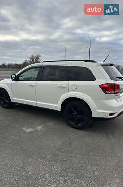 Позашляховик / Кросовер Dodge Journey 2011 в 