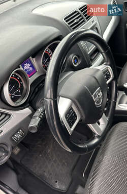 Позашляховик / Кросовер Dodge Journey 2011 в 