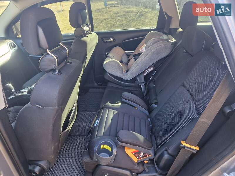 Позашляховик / Кросовер Dodge Journey 2015 в Чернівцях