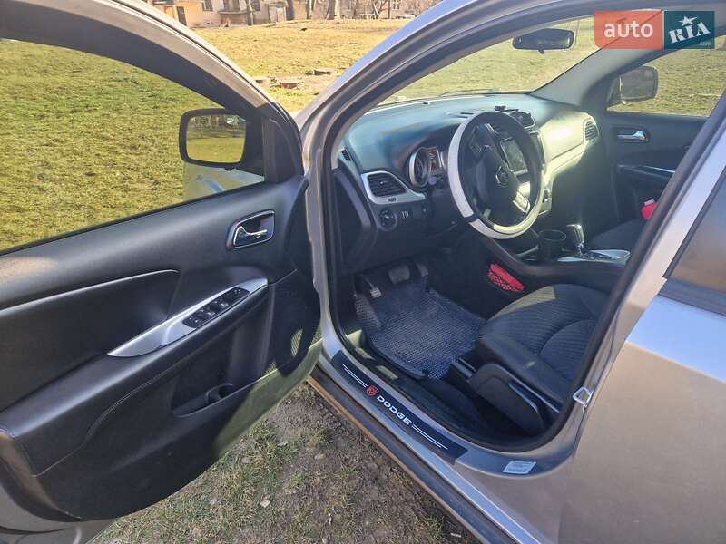 Позашляховик / Кросовер Dodge Journey 2015 в Чернівцях