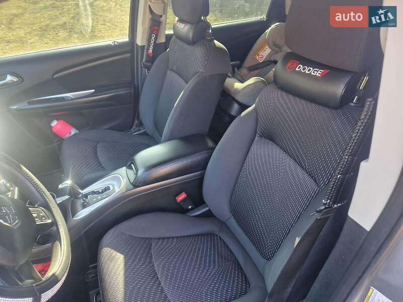 Позашляховик / Кросовер Dodge Journey 2015 в Чернівцях
