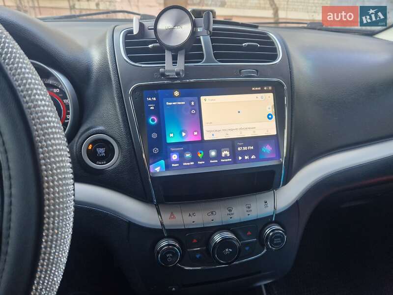 Позашляховик / Кросовер Dodge Journey 2015 в Чернівцях