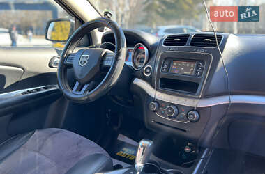 Позашляховик / Кросовер Dodge Journey 2020 в 