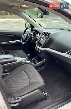 Позашляховик / Кросовер Dodge Journey 2020 в 