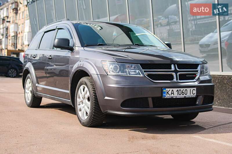 Позашляховик / Кросовер Dodge Journey 2013 в 