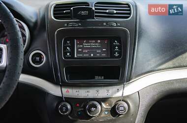 Позашляховик / Кросовер Dodge Journey 2013 в 