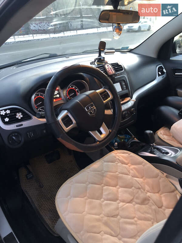 Позашляховик / Кросовер Dodge Journey 2014 в Чернігові