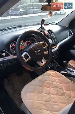 Позашляховик / Кросовер Dodge Journey 2014 в 
