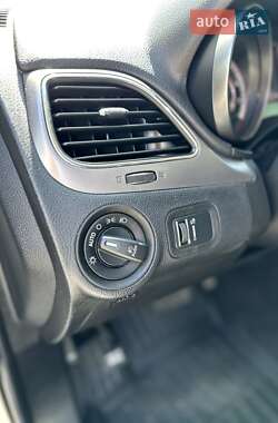 Позашляховик / Кросовер Dodge Journey 2015 в 