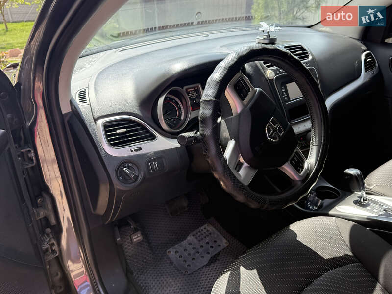 Внедорожник / Кроссовер Dodge Journey 2015 в Виннице