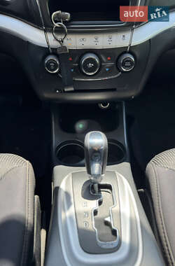 Внедорожник / Кроссовер Dodge Journey 2012 в 