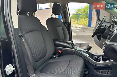 Позашляховик / Кросовер Dodge Journey 2018 в 