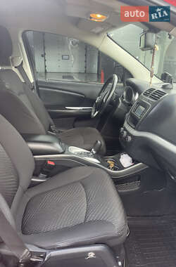 Позашляховик / Кросовер Dodge Journey 2014 в 