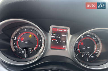 Позашляховик / Кросовер Dodge Journey 2014 в 