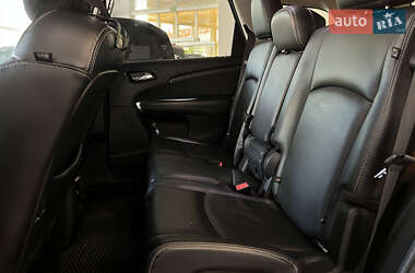 Позашляховик / Кросовер Dodge Journey 2013 в 