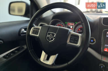 Позашляховик / Кросовер Dodge Journey 2013 в 