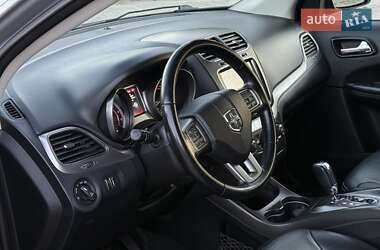 Позашляховик / Кросовер Dodge Journey 2020 в 