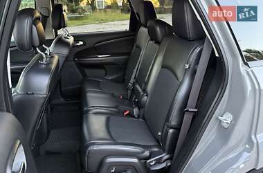 Позашляховик / Кросовер Dodge Journey 2020 в 