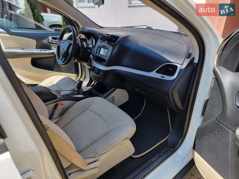 Внедорожник / Кроссовер Dodge Journey 2014 в Черкассах