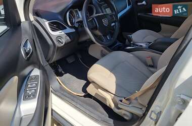 Внедорожник / Кроссовер Dodge Journey 2014 в 