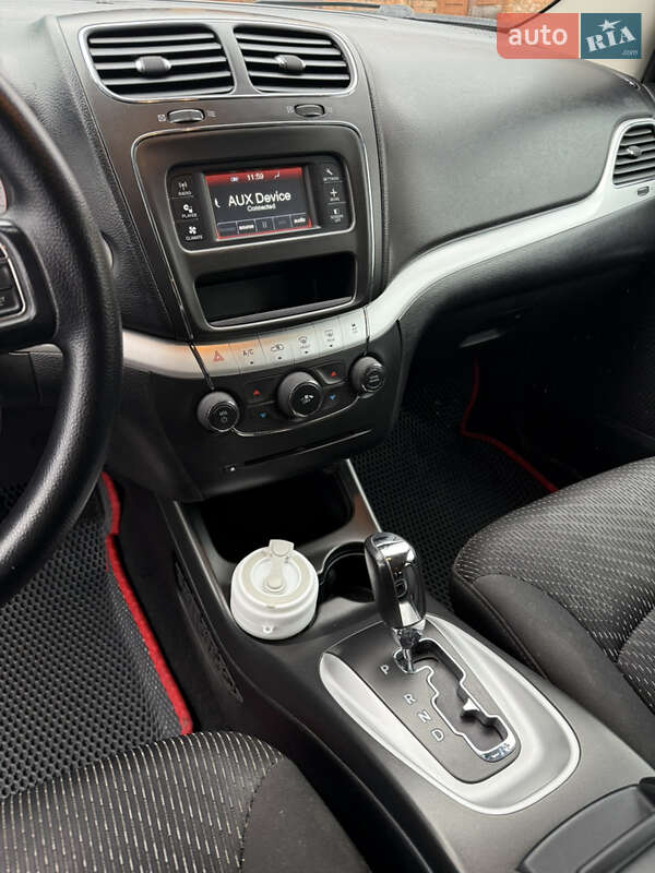 Внедорожник / Кроссовер Dodge Journey 2016 в Звягеле