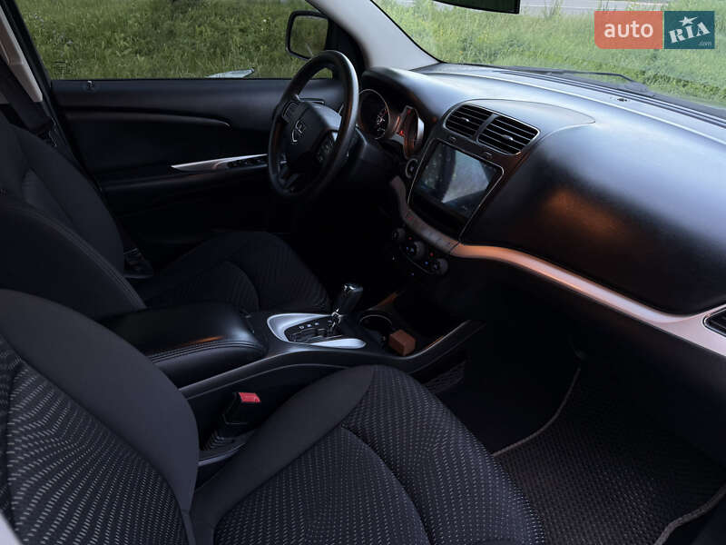 Внедорожник / Кроссовер Dodge Journey 2016 в Путивле