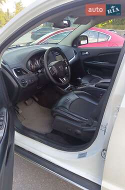 Внедорожник / Кроссовер Dodge Journey 2015 в 