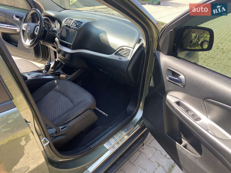 Позашляховик / Кросовер Dodge Journey 2016 в Чернівцях