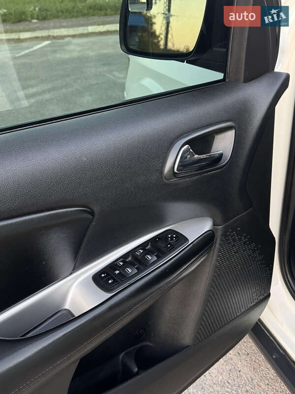 Внедорожник / Кроссовер Dodge Journey 2015 в Белой Церкви