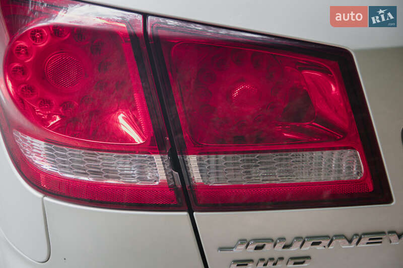 Позашляховик / Кросовер Dodge Journey 2015 в Львові