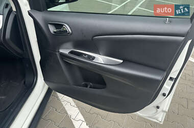 Внедорожник / Кроссовер Dodge Journey 2014 в 