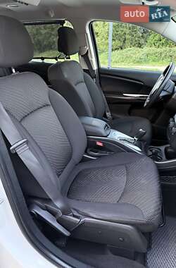Внедорожник / Кроссовер Dodge Journey 2014 в 