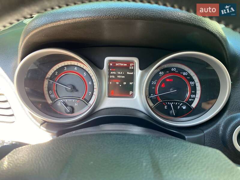 Внедорожник / Кроссовер Dodge Journey 2014 в Черновцах