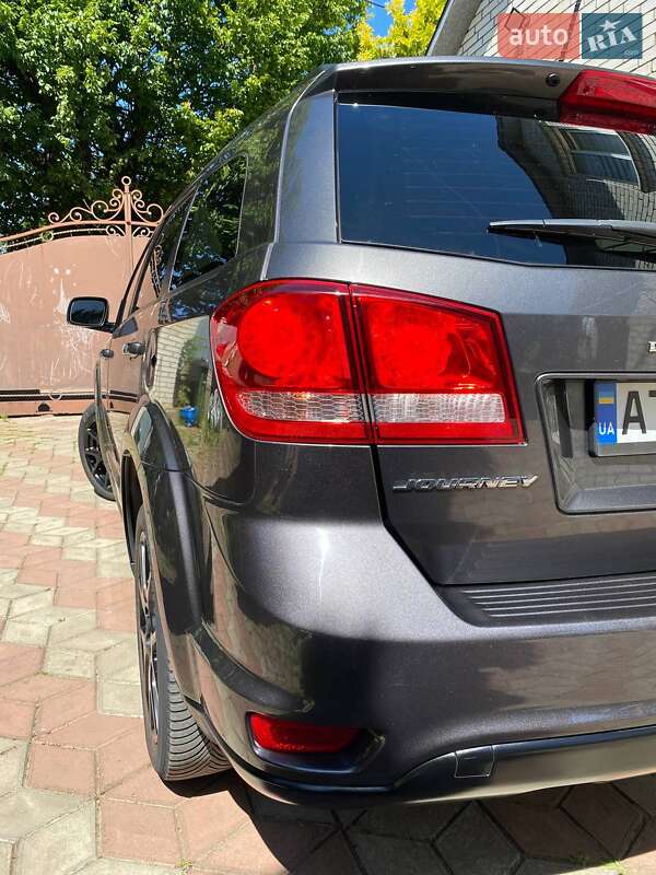 Внедорожник / Кроссовер Dodge Journey 2014 в Черновцах