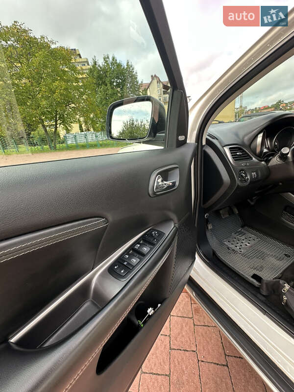 Внедорожник / Кроссовер Dodge Journey 2014 в Ивано-Франковске фото 71 Внедорожник / Кроссовер Dodge Journey 2014 в Ивано-Франковске
