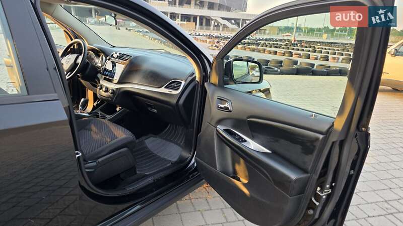 Внедорожник / Кроссовер Dodge Journey 2015 в Львове