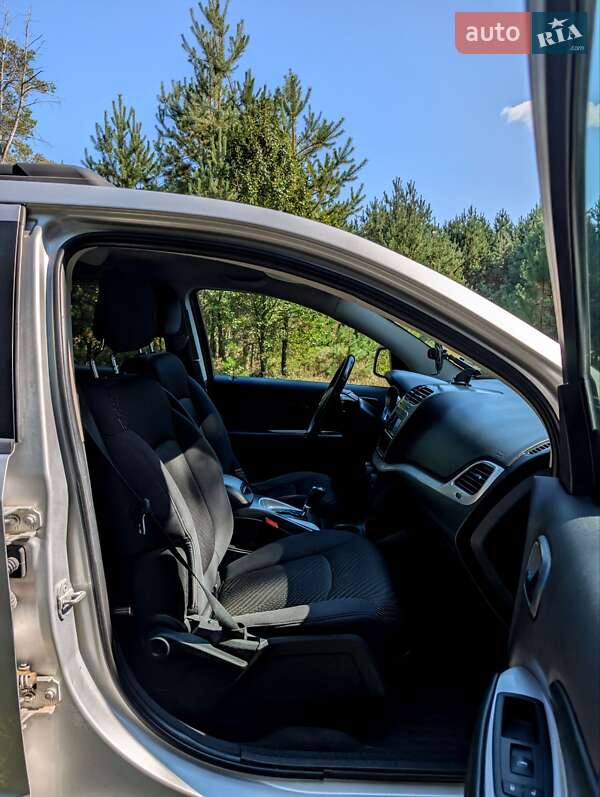 Внедорожник / Кроссовер Dodge Journey 2012 в Любешове