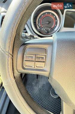 Внедорожник / Кроссовер Dodge Journey 2012 в 