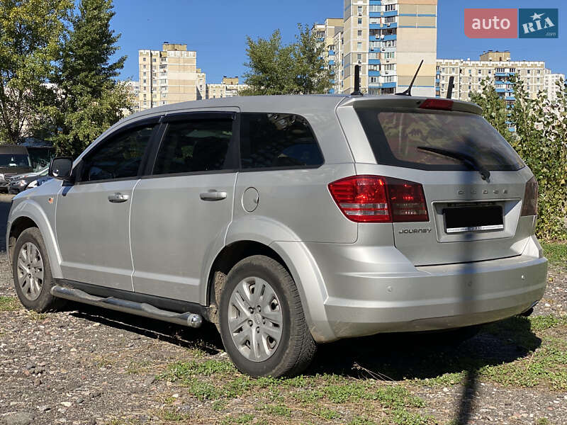 Позашляховик / Кросовер Dodge Journey 2013 в Києві