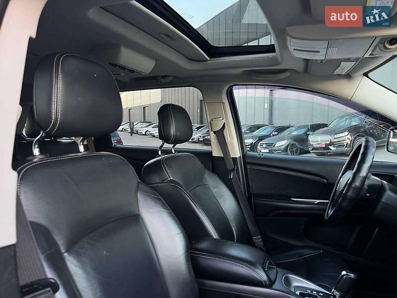 Внедорожник / Кроссовер Dodge Journey 2016 в Львове