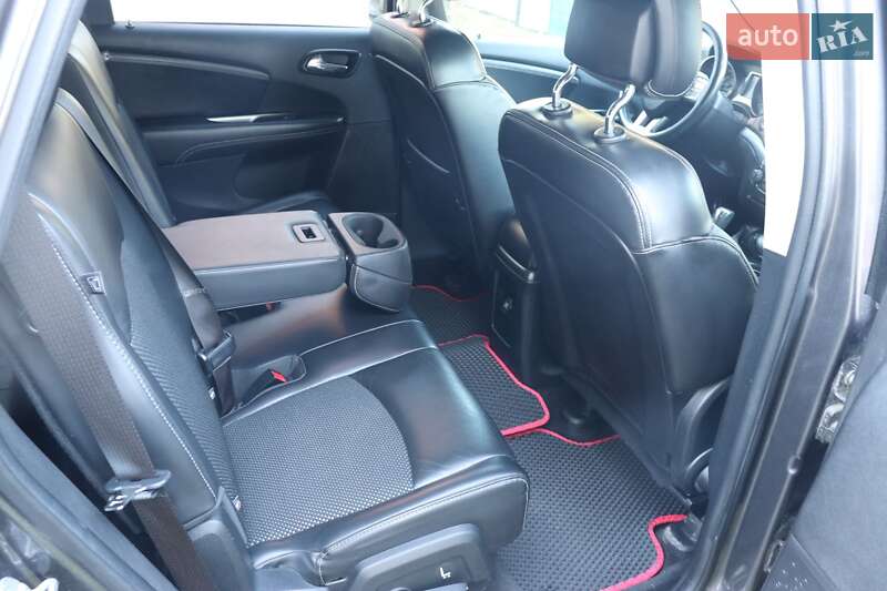 Внедорожник / Кроссовер Dodge Journey 2014 в Черновцах